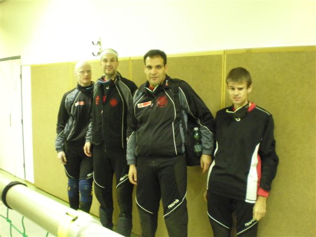 Bild zeigt Danijel, Christian, Adnan und Helmut nebeneinander