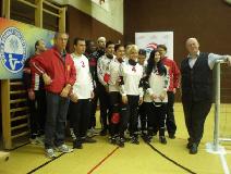 Bild zeigt alle Teilnehmer der Wiener Torball-Landesmeisterschaft 2010 zusammen stehend